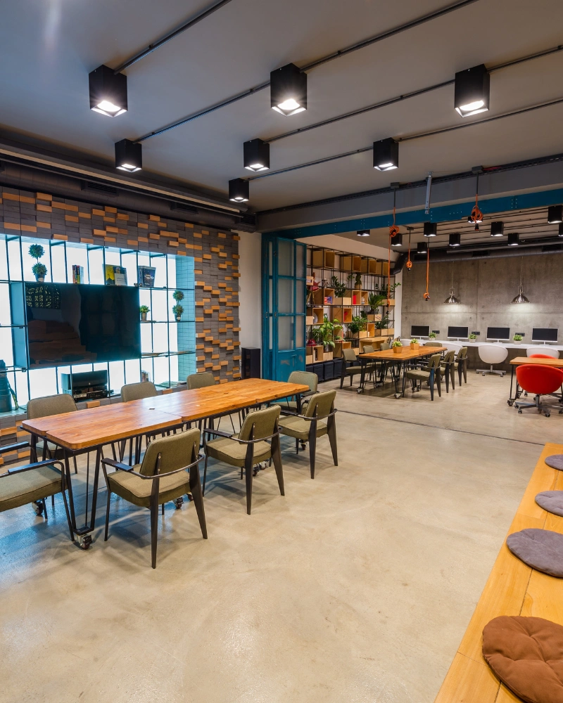 Oaks Interio, Commercial Spaces