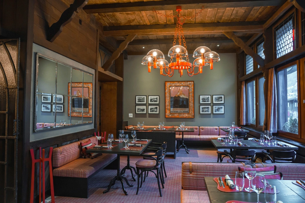 Oaks Interio, Restaurants & Hospitality
